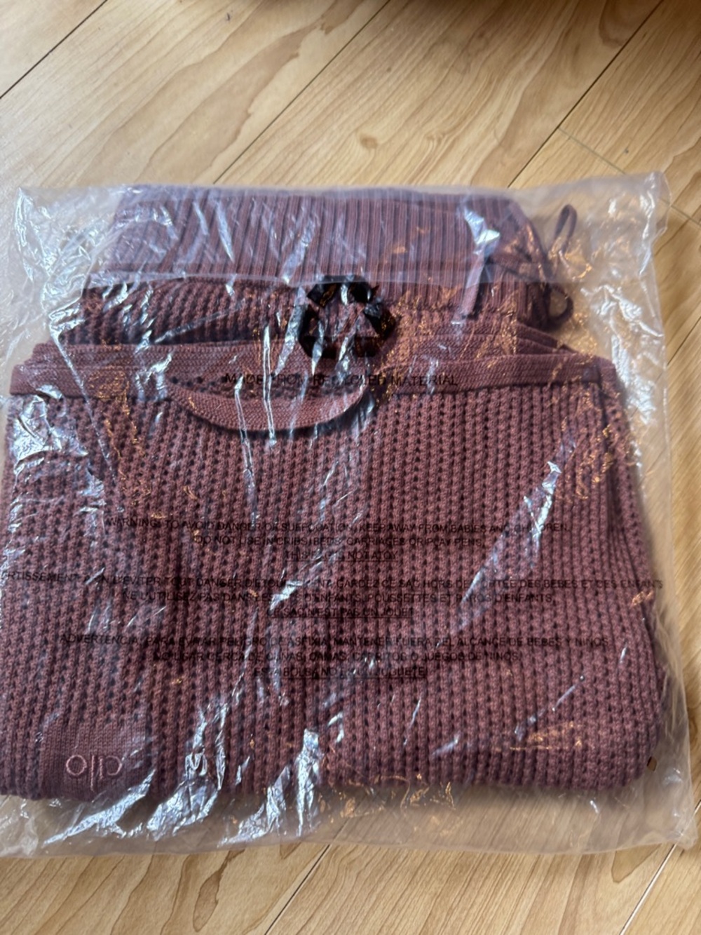 ALO Yoga Open Knit Short Chestnut Brown - Picture 3 of 3